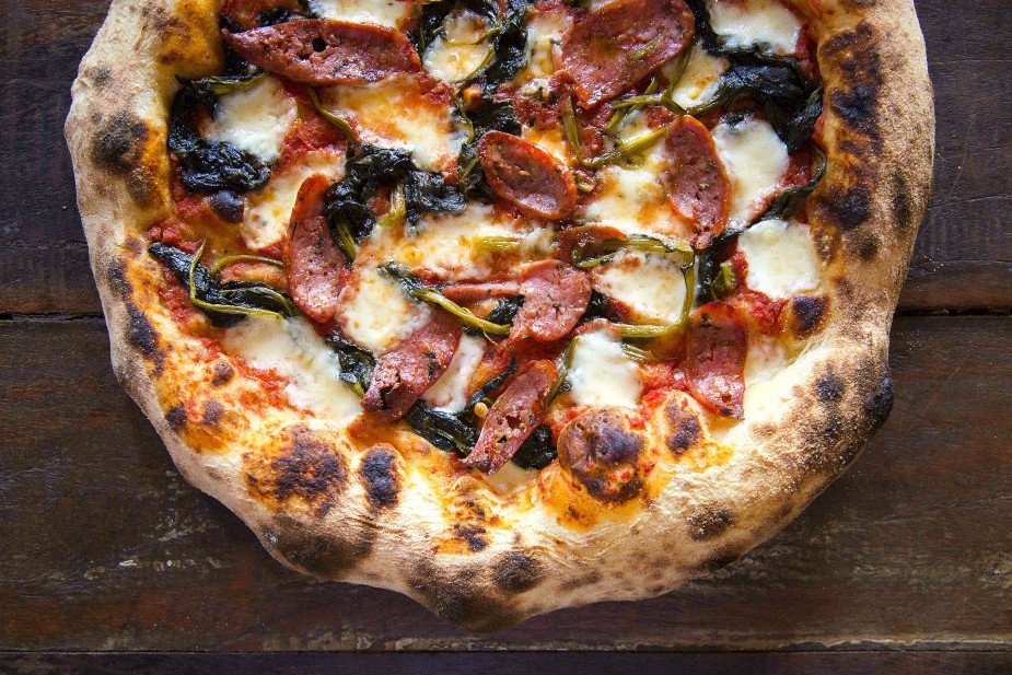 Bráz cria novo estilo de massa de pizza, chamada “nuvola”, para festival  Fora de Série